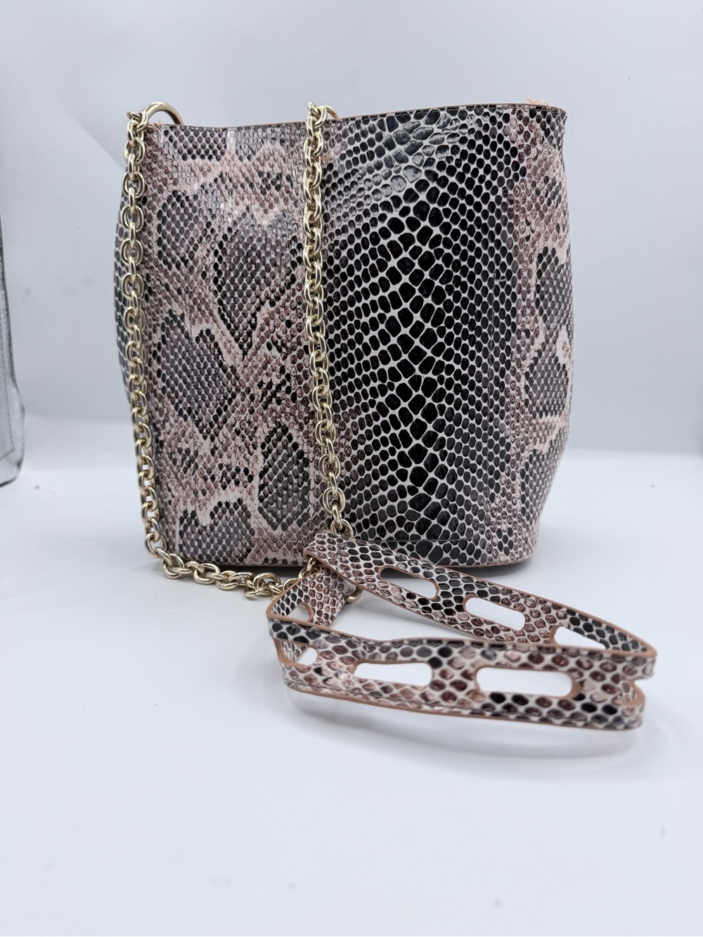 Sondra Robert’s Squared Bucket Bag with chain detail